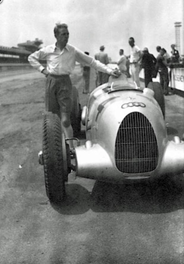 Mystery Friday Foto #35: A Streamlined Race Car
