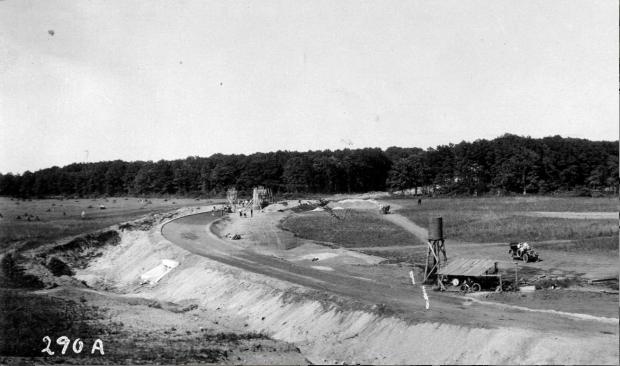 Mystery Friday Foto #40: What is Under Construction?