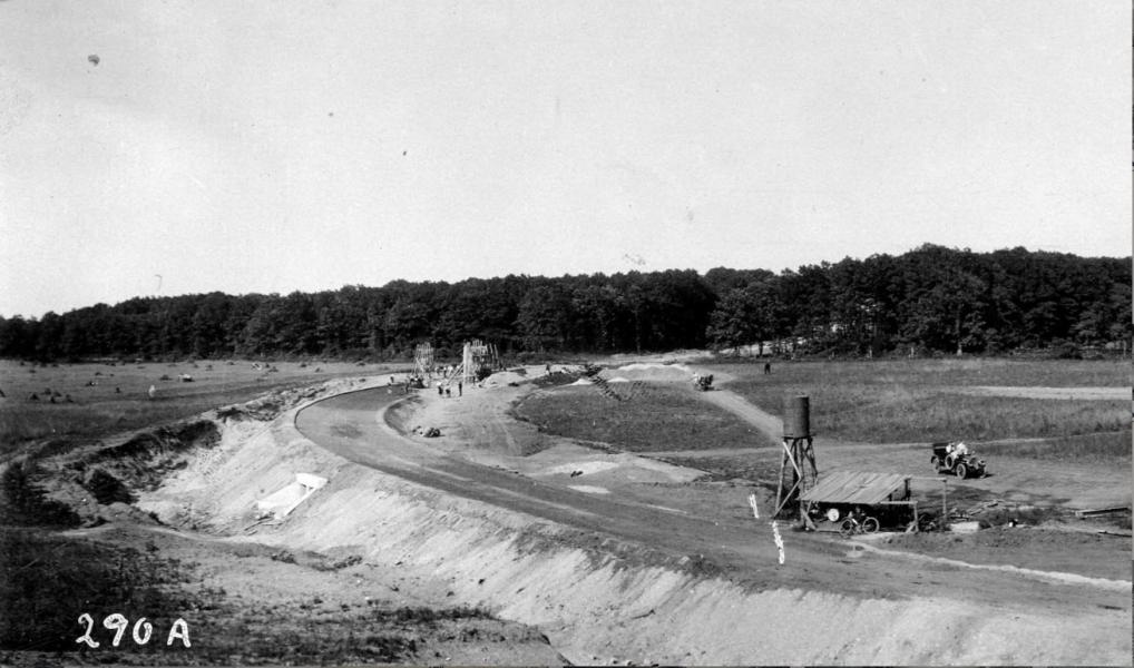 Mystery Friday Foto #40: What is Under Construction?