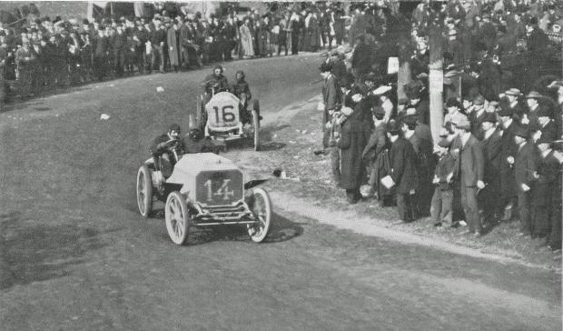 Chevrolet Challenges Heath during the 1905 Vanderbilt Cup Race