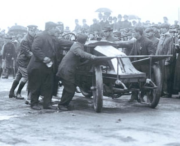Willie K Helping to Start the 1908 Renault Racer