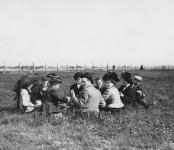 The Tradition of Revelry Before the Saturday Starts of the Vanderbilt Cup Races