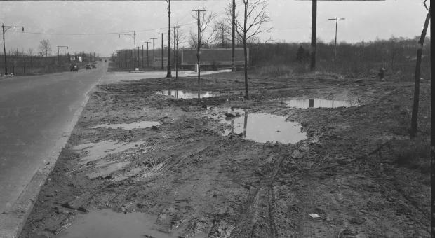 Updated: Mystery Foto #40 Solved: A Historic 1938 Ground-Level View of the Western Terminus in Fresh Meadows