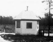 Kleiner’s Korner: The Motor Parkway Kiosk That Doubled as a Realty Office