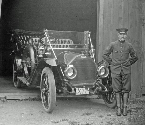 Mystery Foto #30 Solved: Three Cars from a Family Album