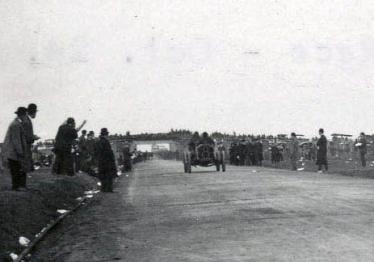 Mystery Foto #36 Solved:&nbsp; Joe Seymour Driving the #8 Thomas During the 1908 Vanderbilt Cup Race