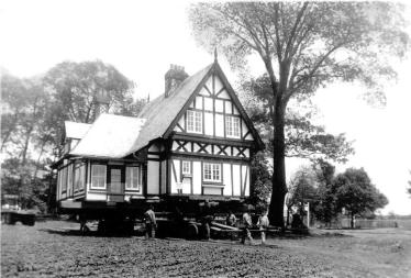 Mystery Friday Foto #17 Solved; Moving Willie K’s Deepdale Gatelodge