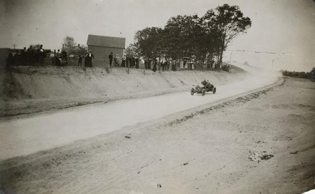Mystery Foto #48 Solved: #42 Isotta driven by Herb Lytle at Deadman’s Curve #2 in Central Park (Bethpage)
