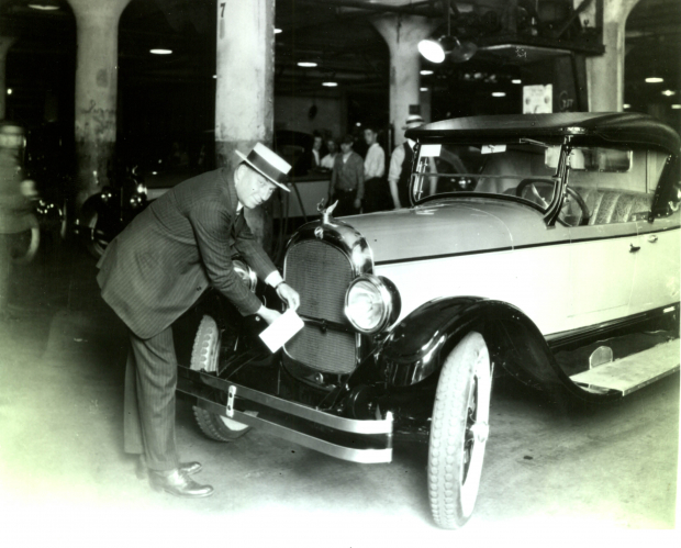 Vanderbilt Cup Races - Blog - Mystery Foto #91 Solved: Walter P. Chrysler with a Maxwell 1924 Chrysler B-70 Roadster